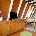 Nurdach-haus Typ 7 Nyaraló *